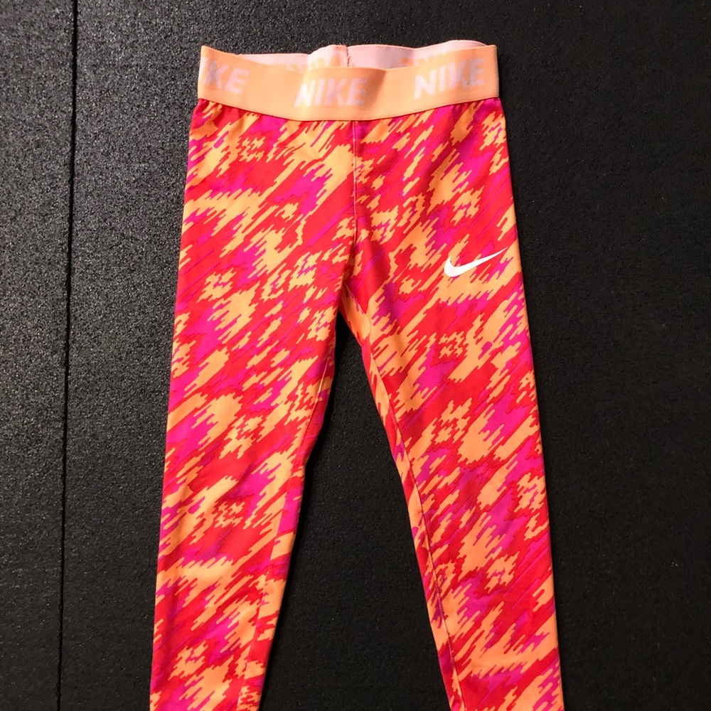 Girls Nike pro leggings